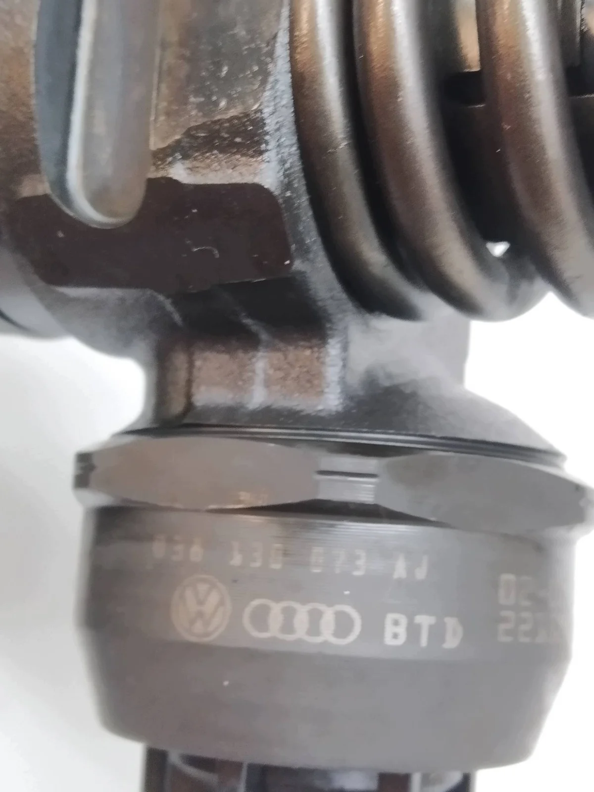 Inyector 038130073AJ VW Polo IV Usado image 3