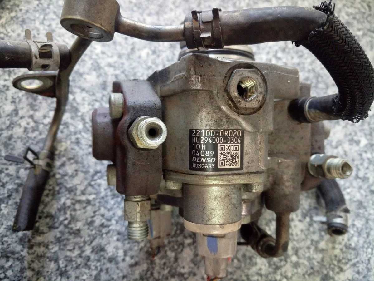 Pompe injection Denso 22100-0R020 image 2