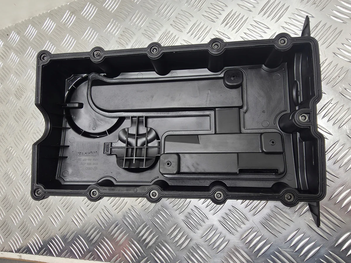 Vesipumpun kotelo Volkswagen 03G103475