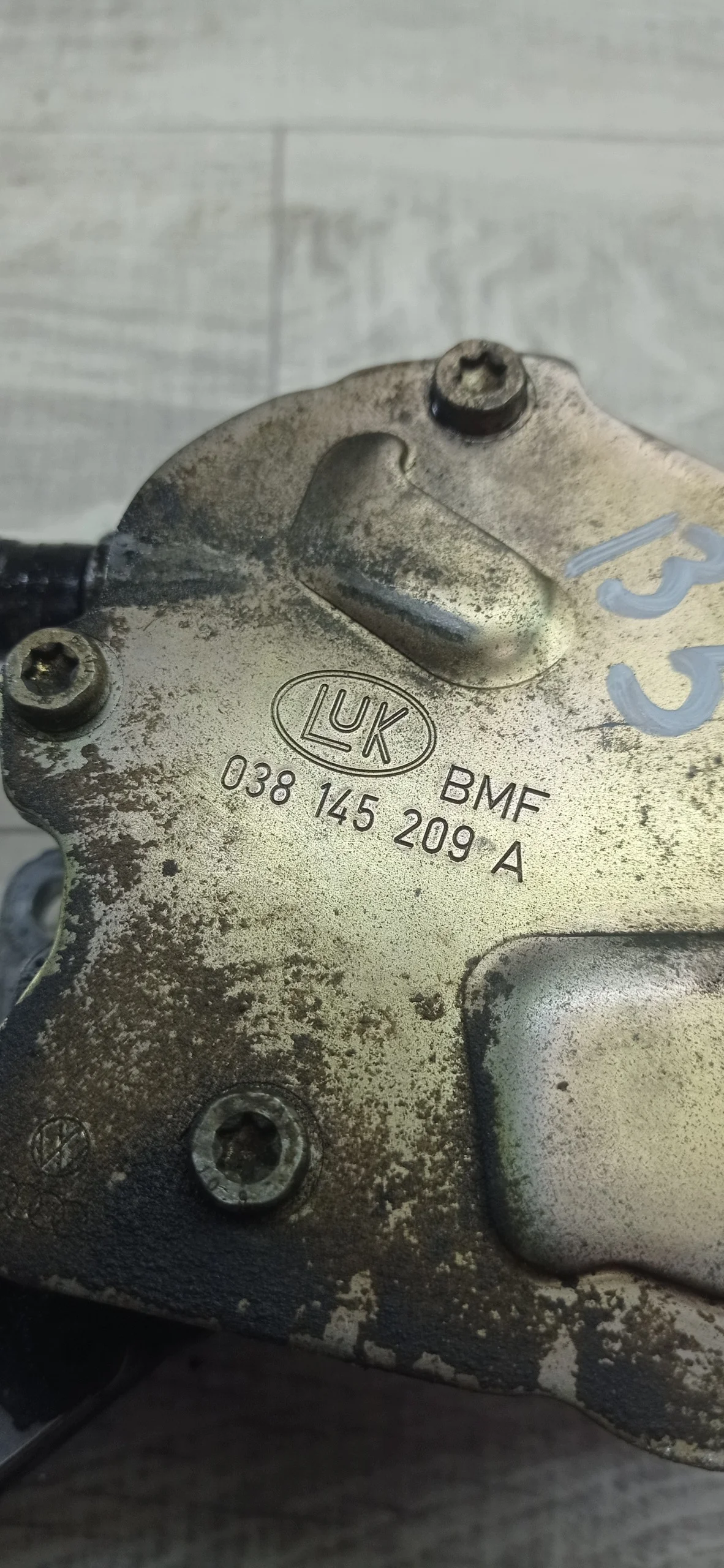 Vacuum Pump 038145209A for VW Passat B5 image 3