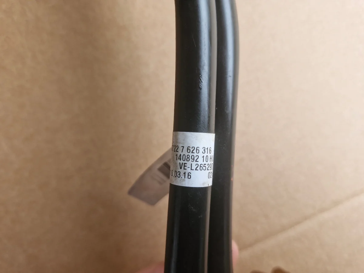 BMW F20 F21 F22 135i Getriebeölleitung image 3