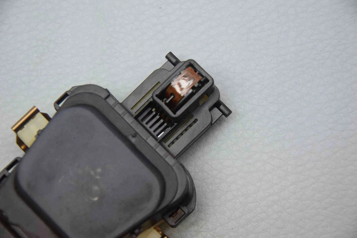 Sensor de Chuva Mercedes-Benz C W205 Usado image 6