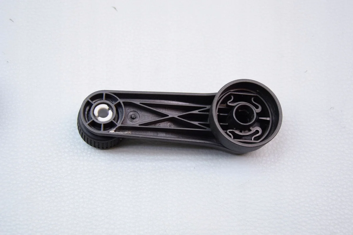 SKODA FABIA III Kurbel Fensterheber Rechts Hinten image 9