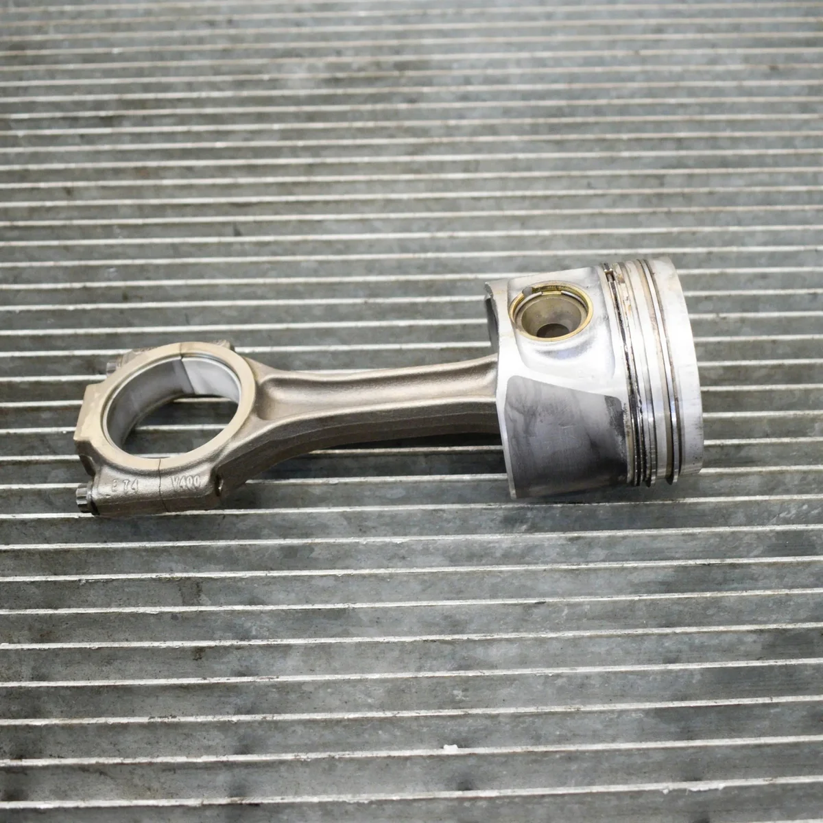 Zuiger VW Passat B6 2.0L 125kw 038105401J03L107065K