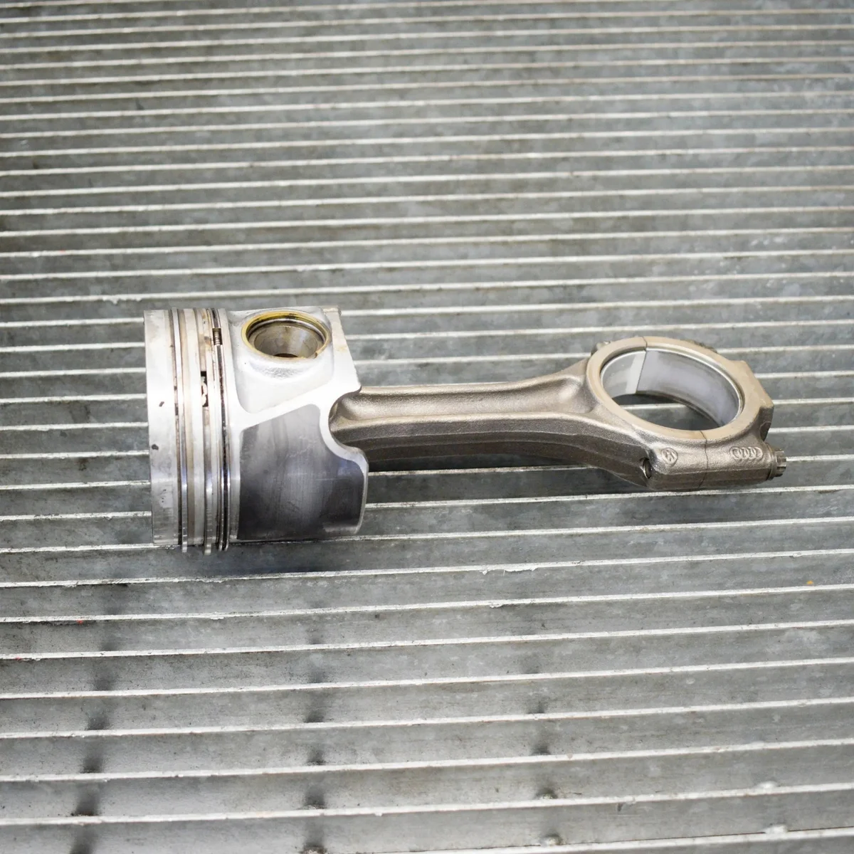 Piston VW Passat B6 2.0L 125kw 038105401J03L107065K image 3