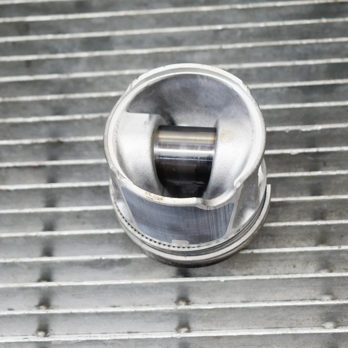 Piston Opel Vivaro 1.6L 2015 95517816080340 image 5