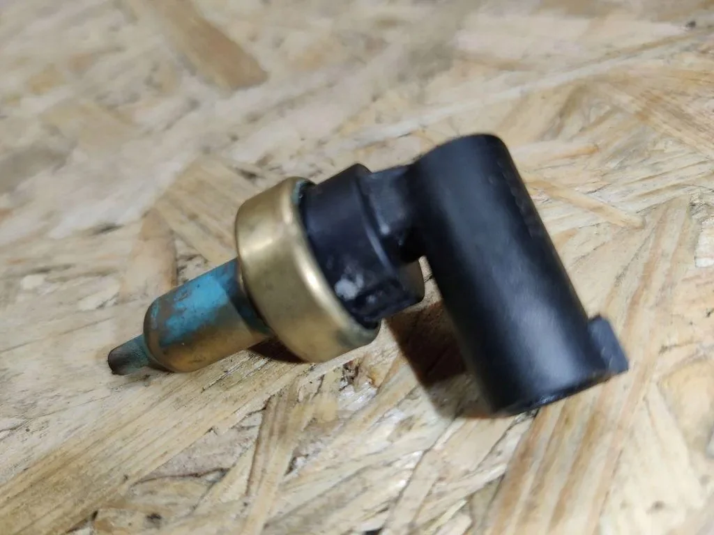Kylvätsketemperatursensor Mercedes-Benz C W204