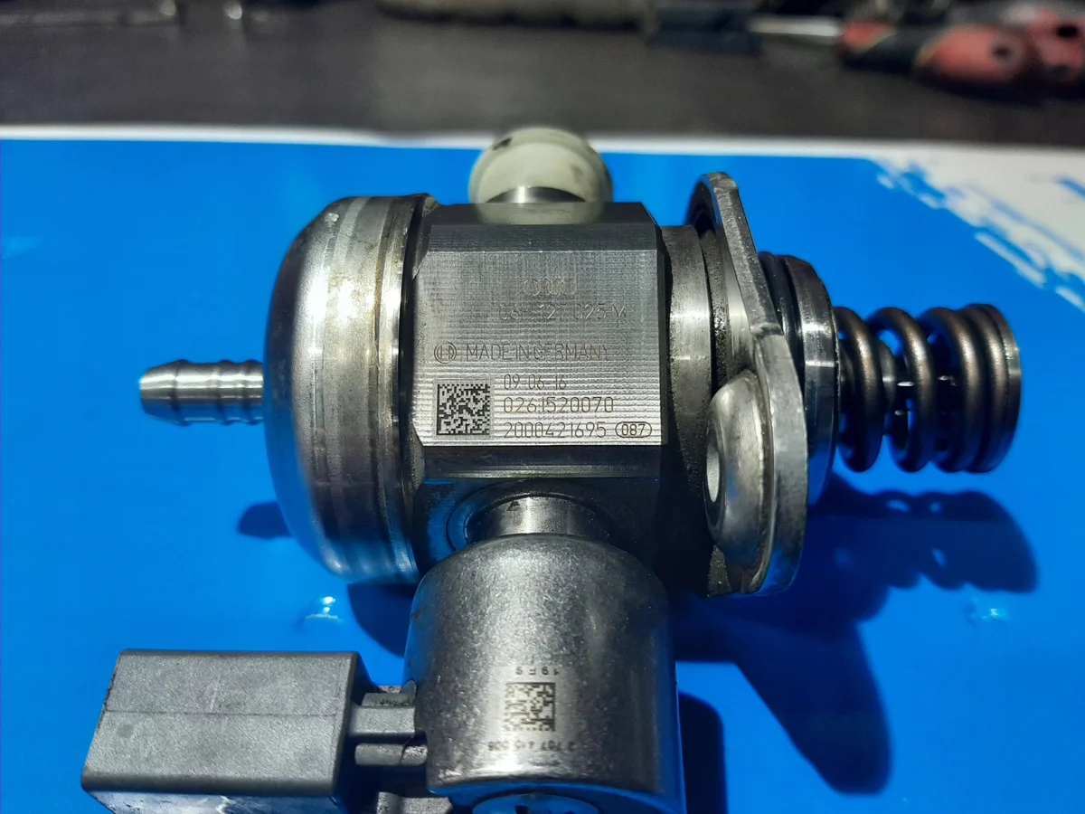Polttoainepumppu VW Audi 1.8TFSI Bosch