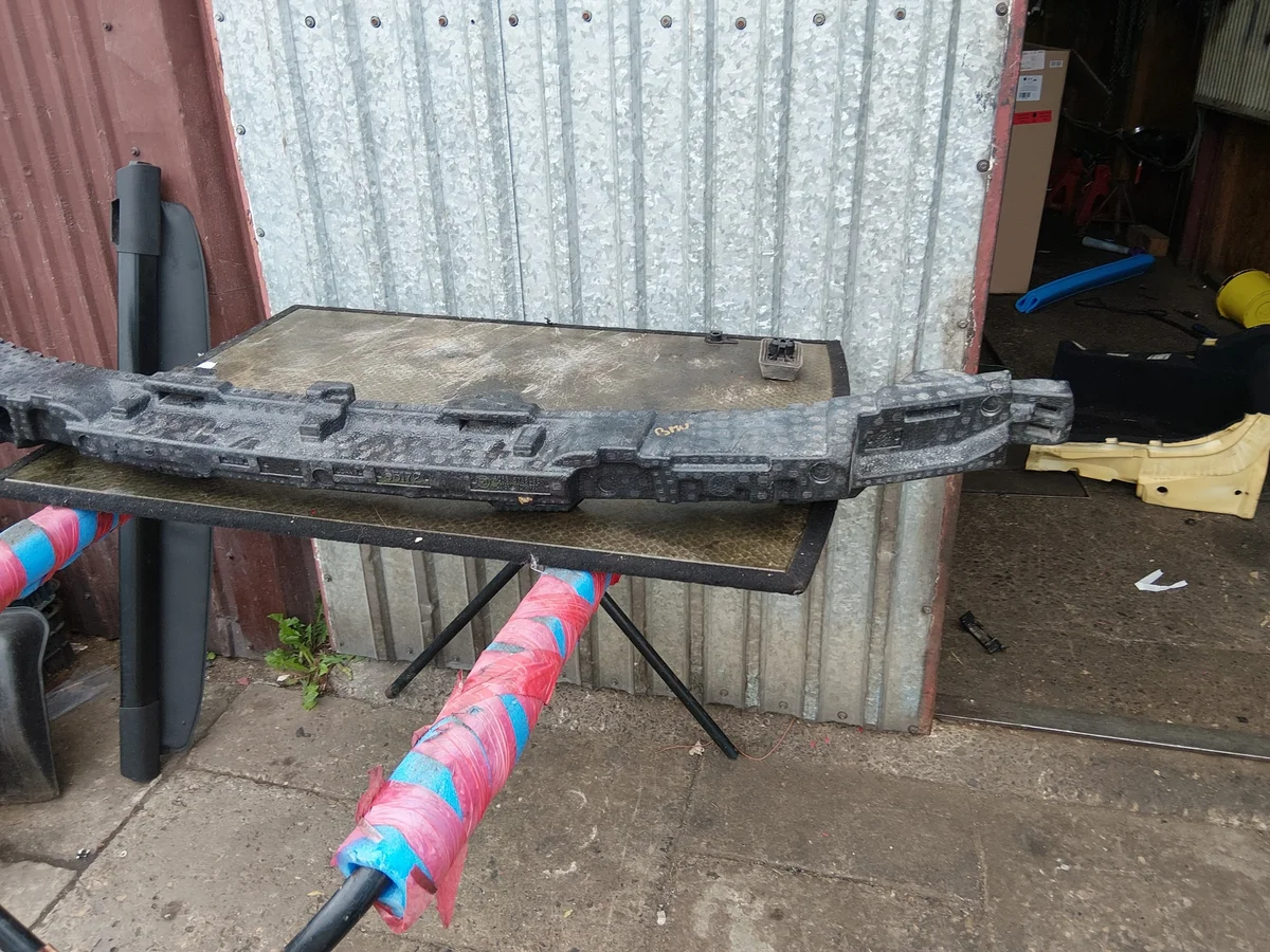 Stötfångarskum BMW 3 G20 G21 8085435