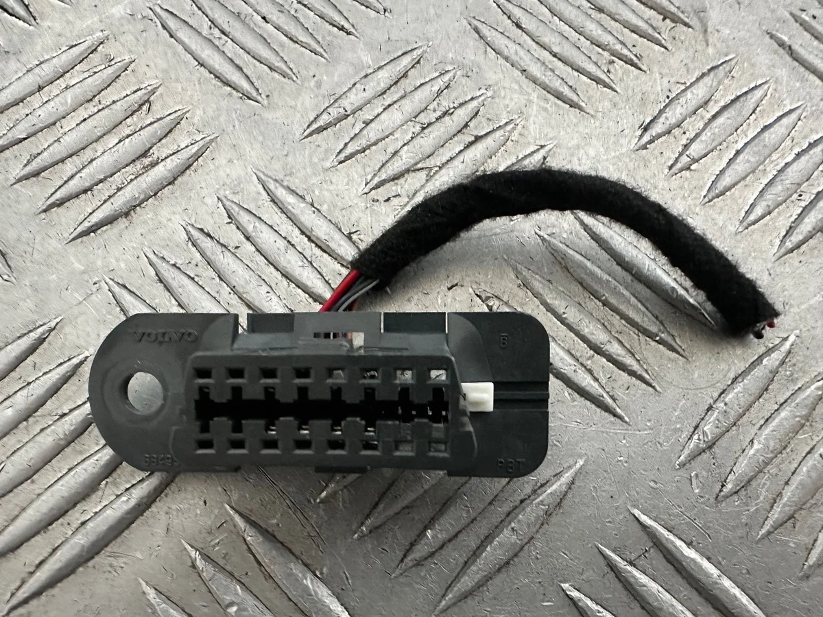 Volvo V60 I OBD Serviceuttag Kontakt