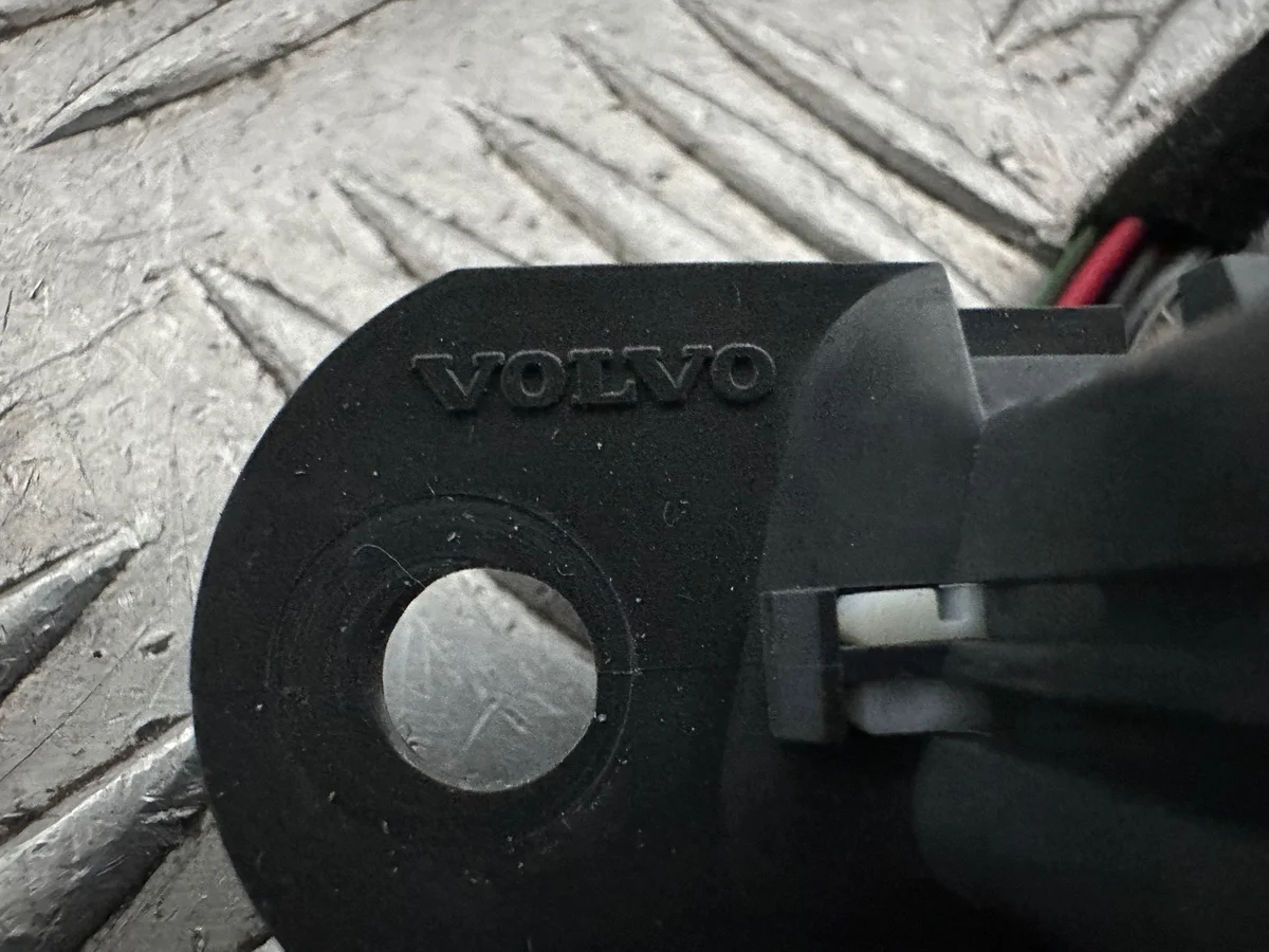 Volvo V60 I Conector OBD Usado ESI801 image 4