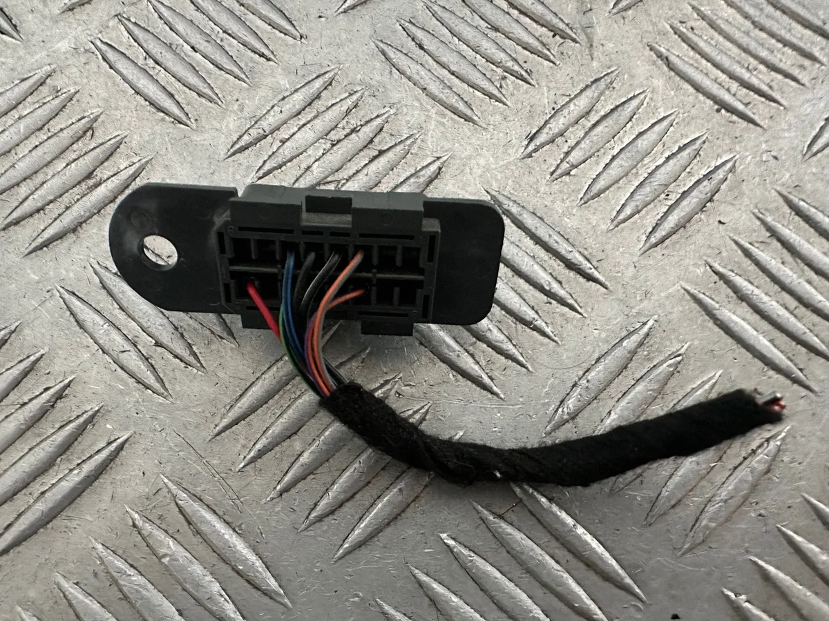 Volvo V60 I Conector OBD Usado ESI801 image 7