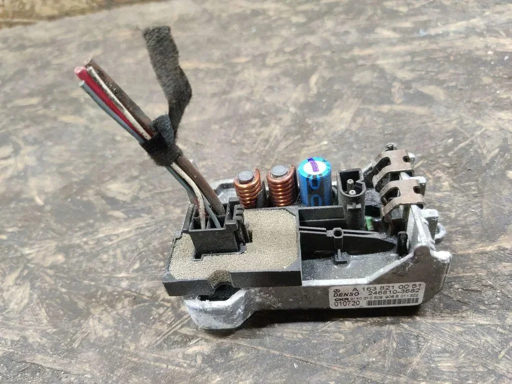 Relais ventilateur chauffage Mercedes M (W163)