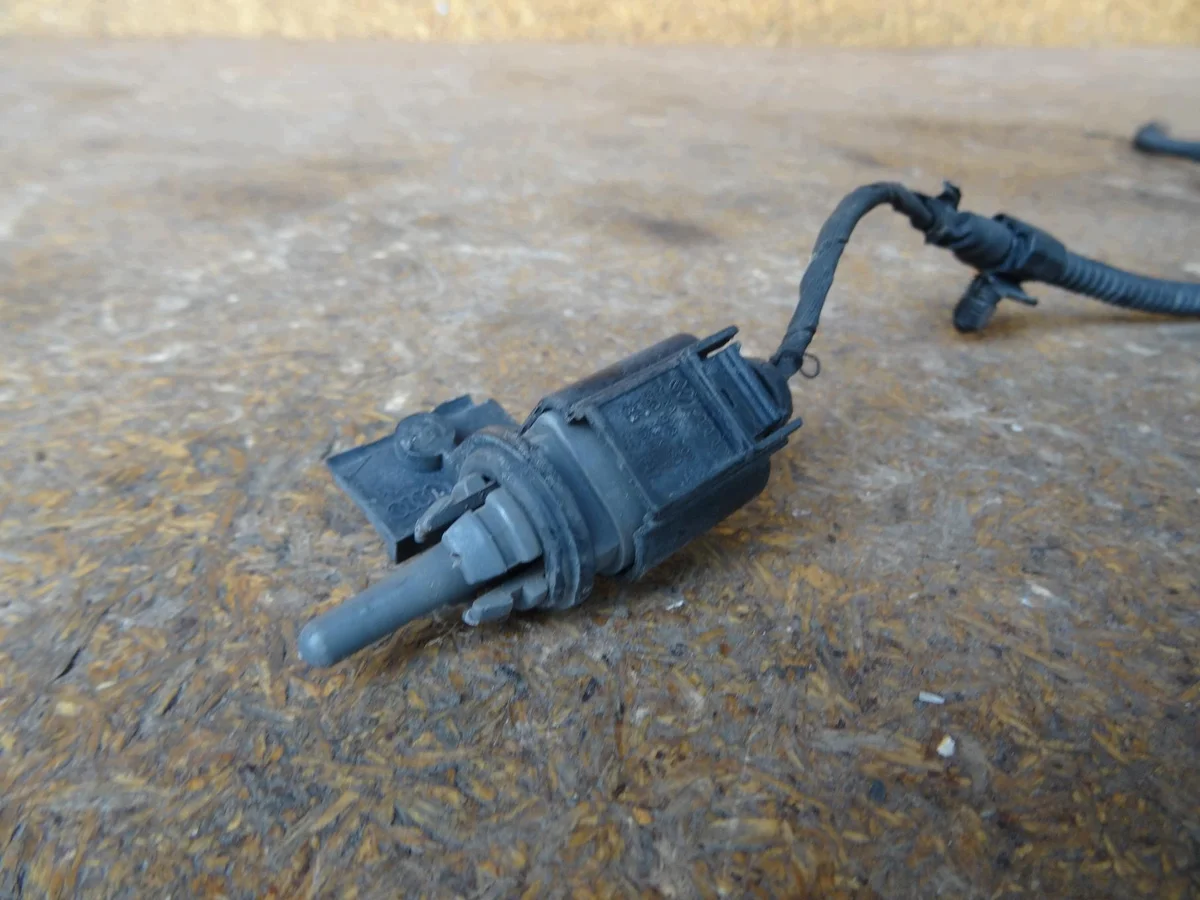 Audi A4 B8 A5 Q5 Außentemperatursensor Halter