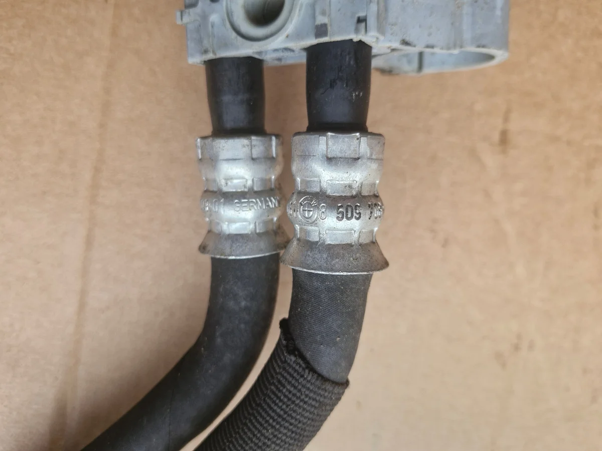 Tuyau d'huile boîte auto BMW E90 E91 E92 image 3