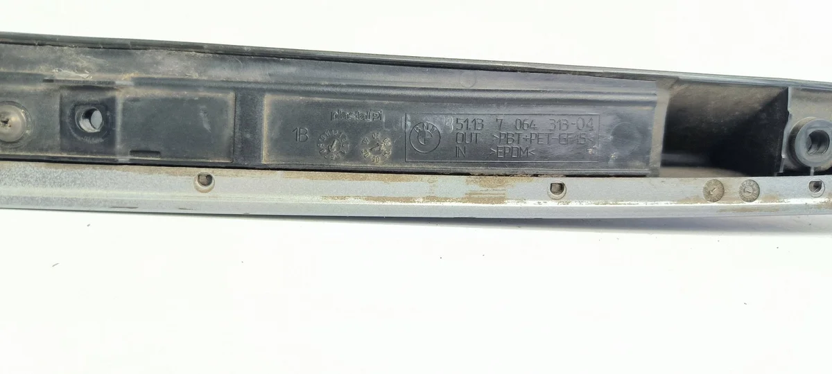 BMW E46 Coupe Tailgate Trim Strip 7064313 image 7