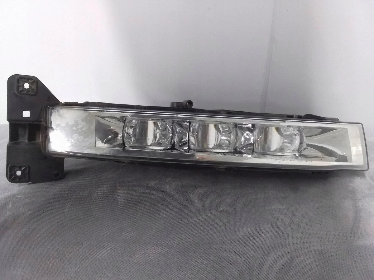 2016 Dodge Charger Bakre dimljus 68214427AB