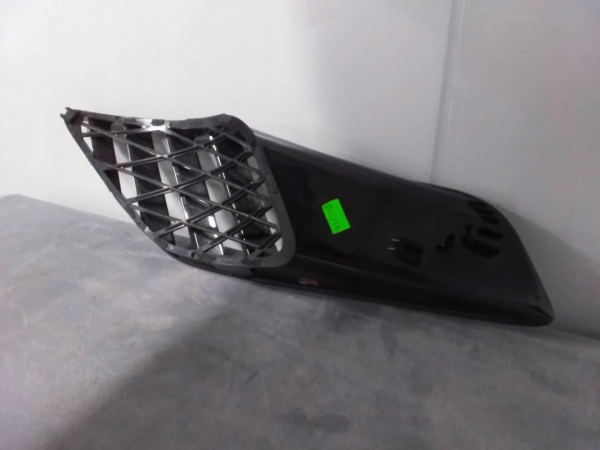 Chevrolet Corvette 2016 Droite OEM 23440004 image 4