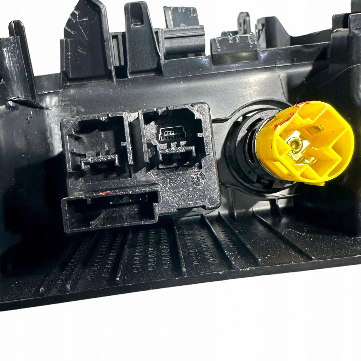 Ford Bronco 2022 Tomada 12V JX7BA048W42A image 7