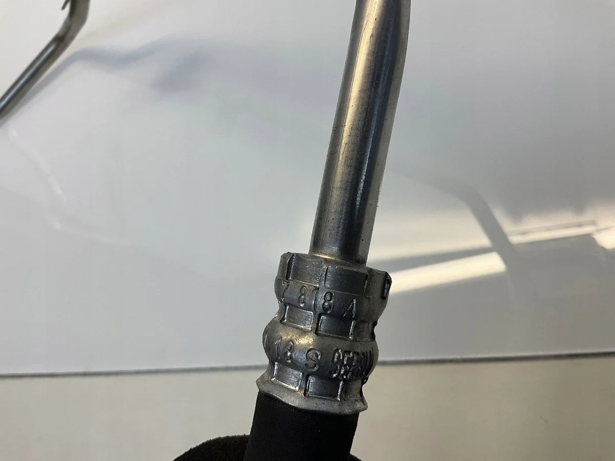 Conduit d'huile Porsche Macan 95B317818A image 8
