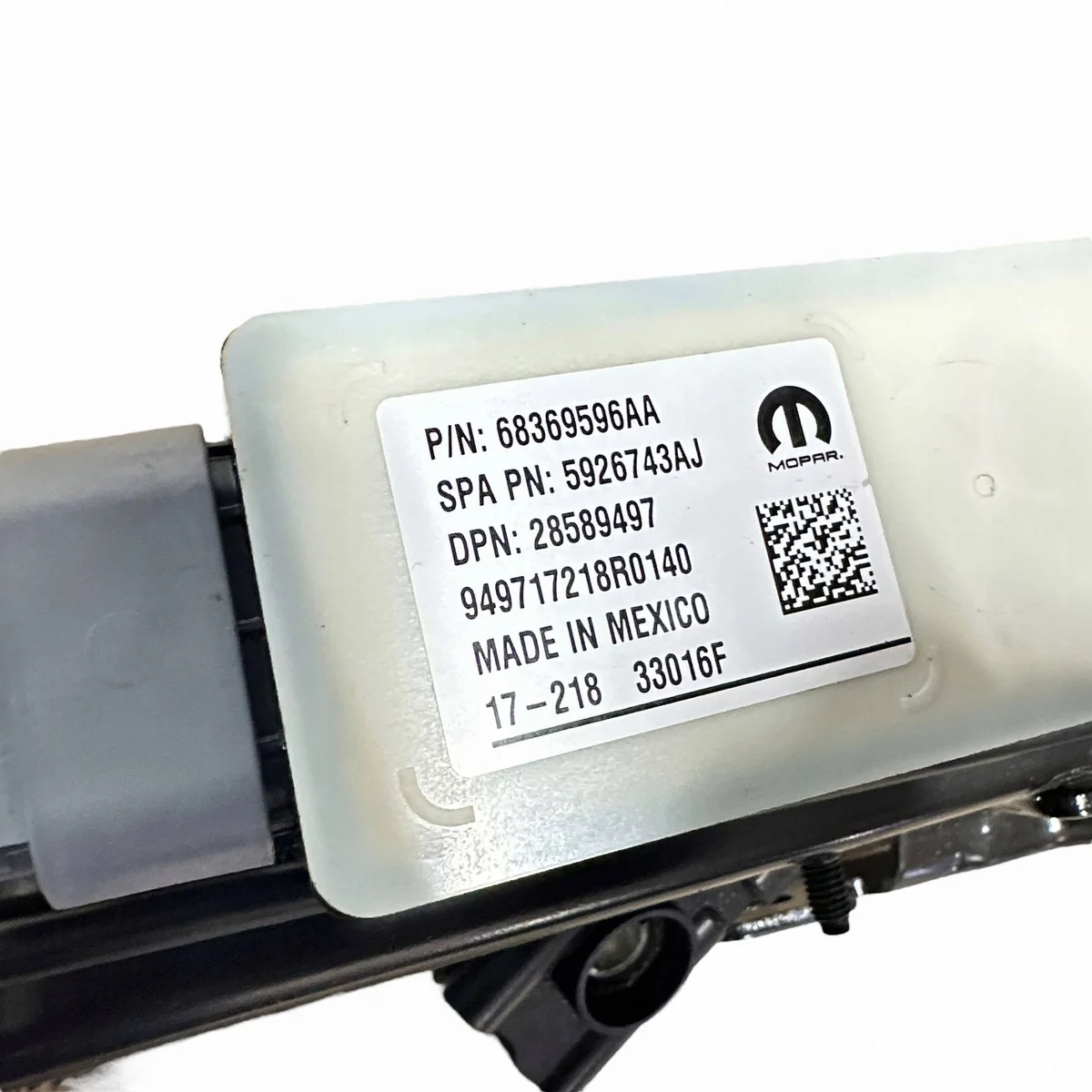 Chrysler Pacifica 2018 Gauche OEM 68369596AA image 8
