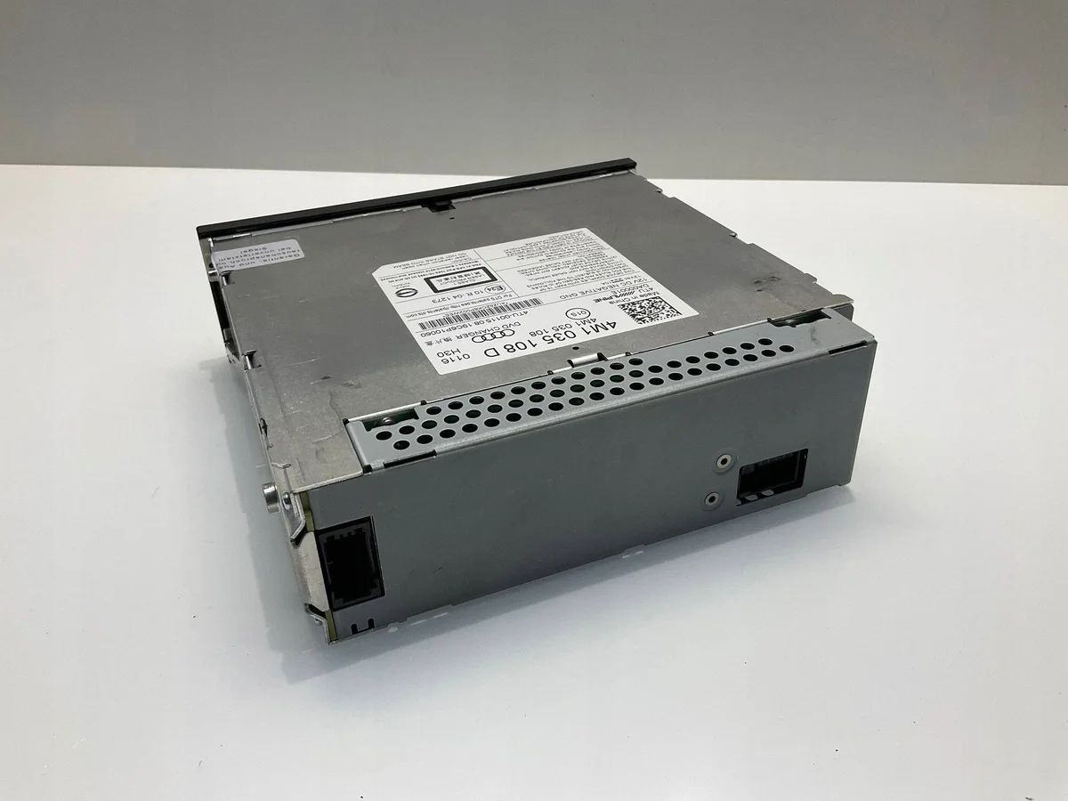 Audi SQ7 2017 CD/DVD Changer 4M1035108D image 3