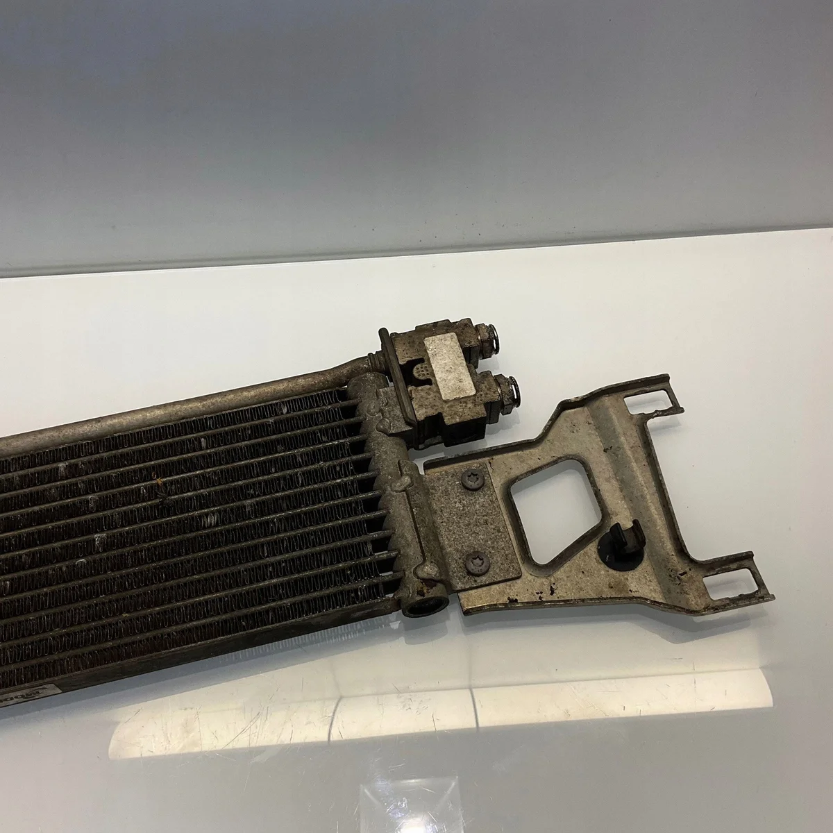 Mercedes E W212 2015 Koeler Olie A2125002200 image 3