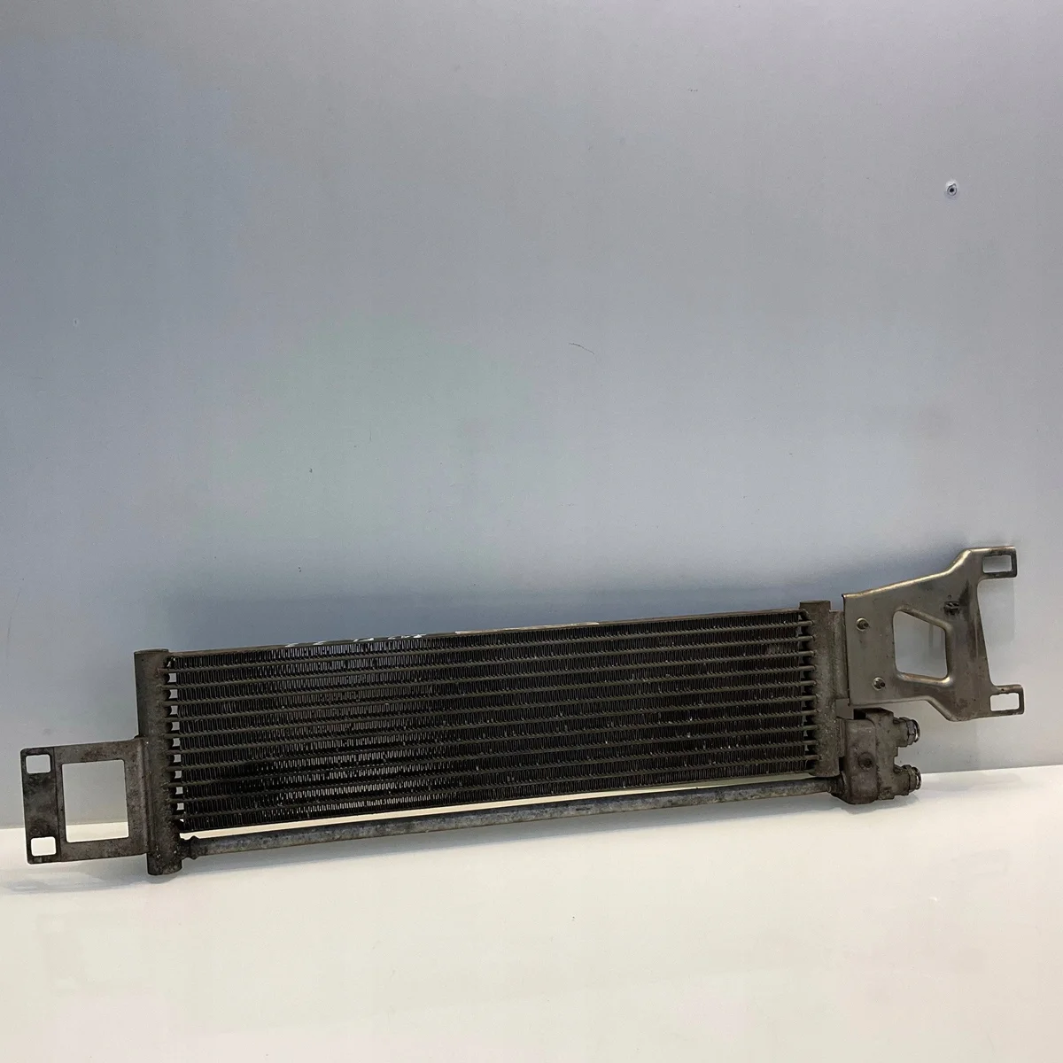Mercedes E W212 2015 Koeler Olie A2125002200 image 4