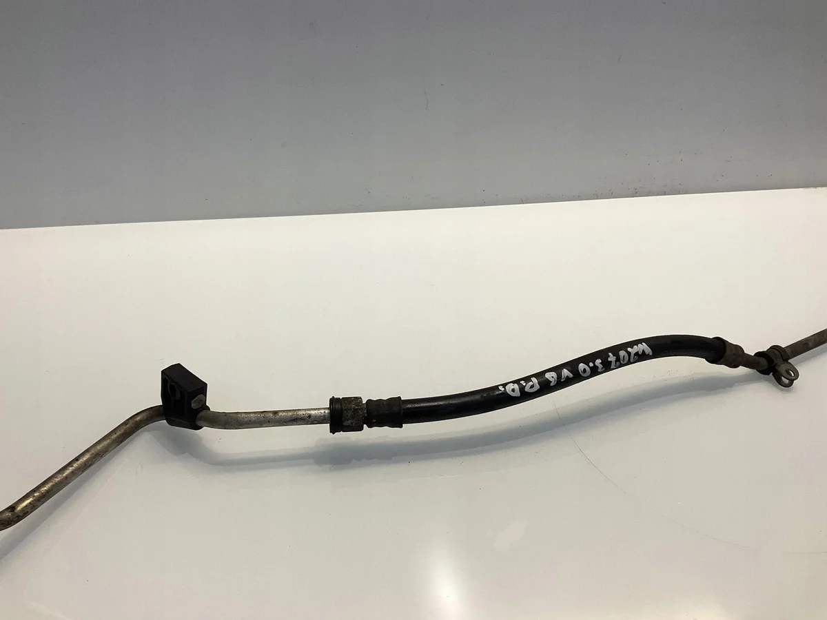 Conduit d'huile boîte auto Mercedes E C207 image 3