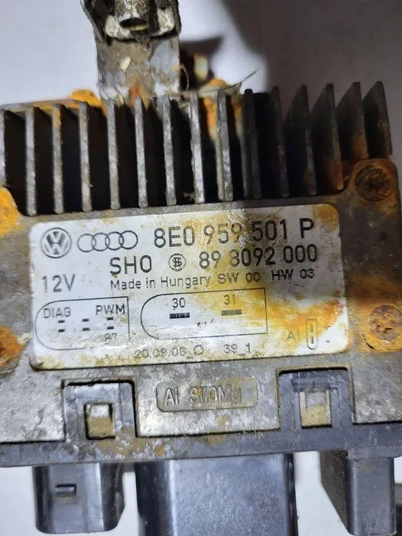 Relè ventola radiatore Audi A4 B7 898092000