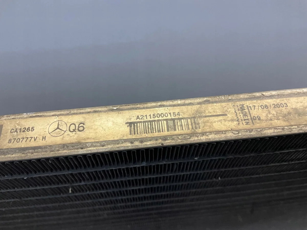 Mercedes W211 CLS C219 Condensor A2115000154 image 3