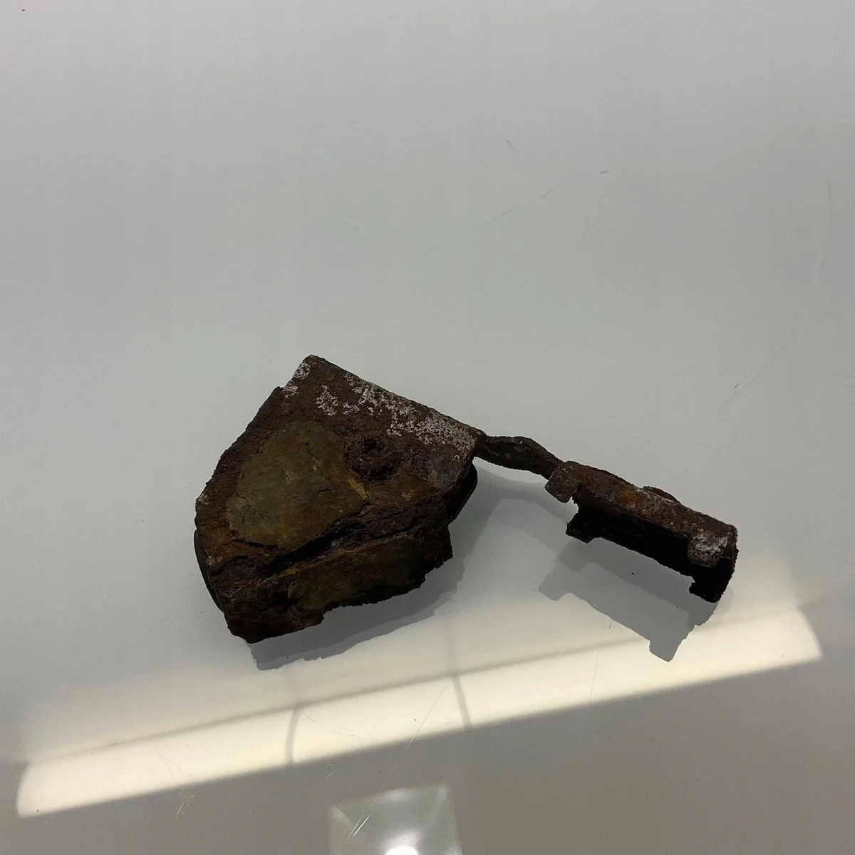 Mercedes W211 Luftfederungsventilblock hinten image 3