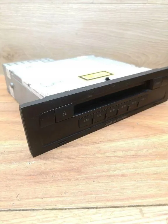 Used Audi A8 S8 D3 4E CD/DVD Changer MGCFA00059