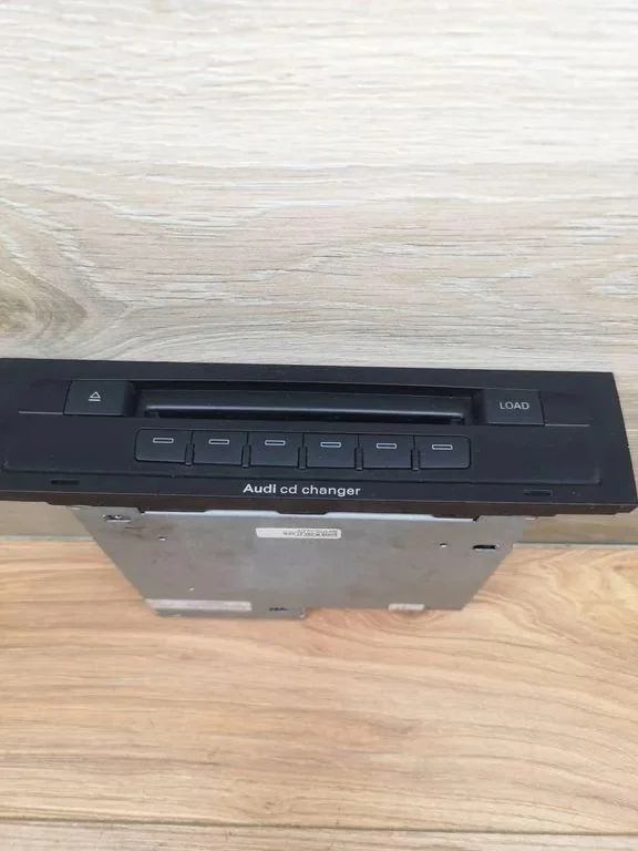 Audi A8 S8 D3 4E CD/DVD Changer MGCFA00059 image 4