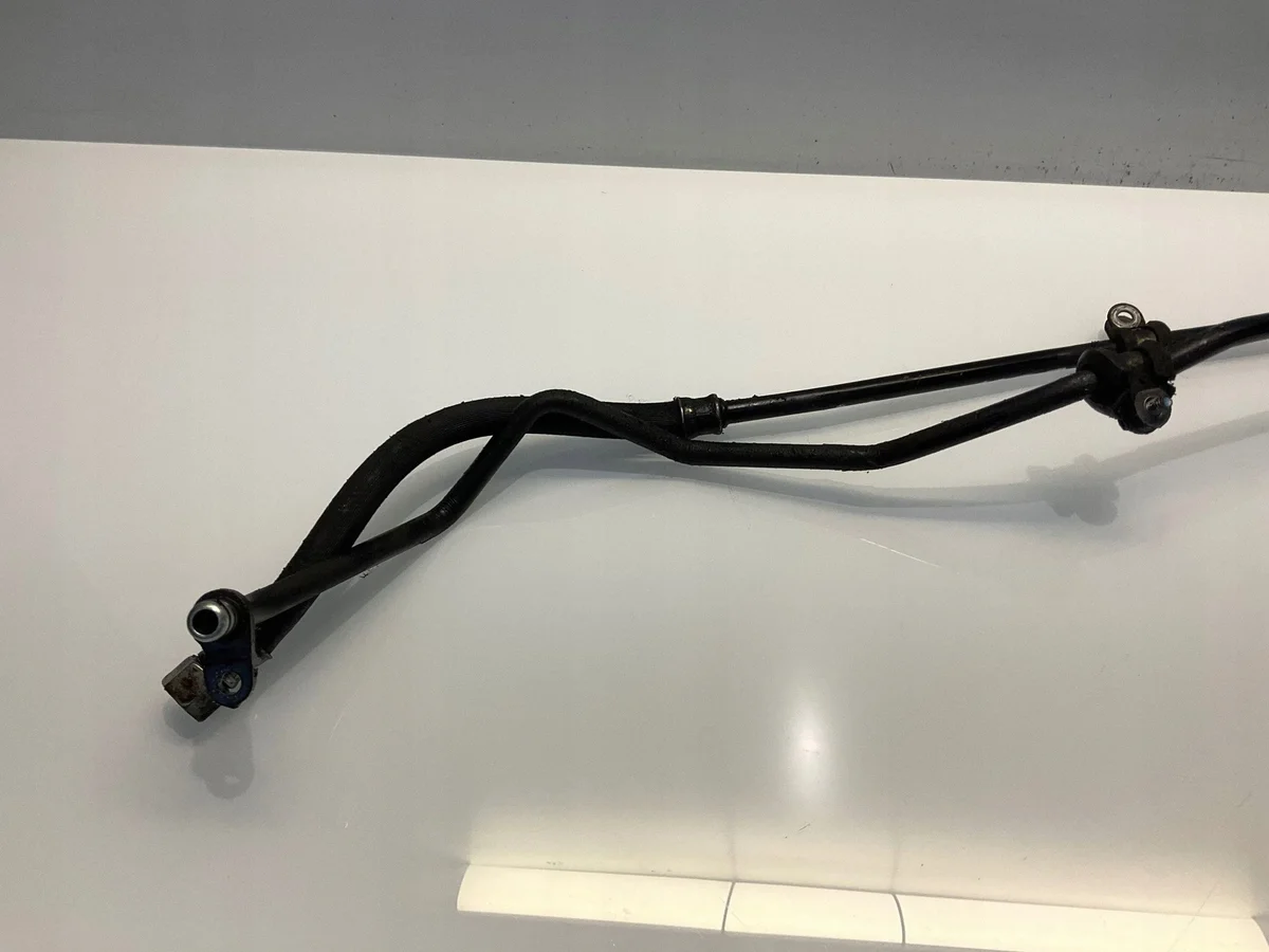 Öljynjäähdyttimen letku Mercedes W212 A6421803930
