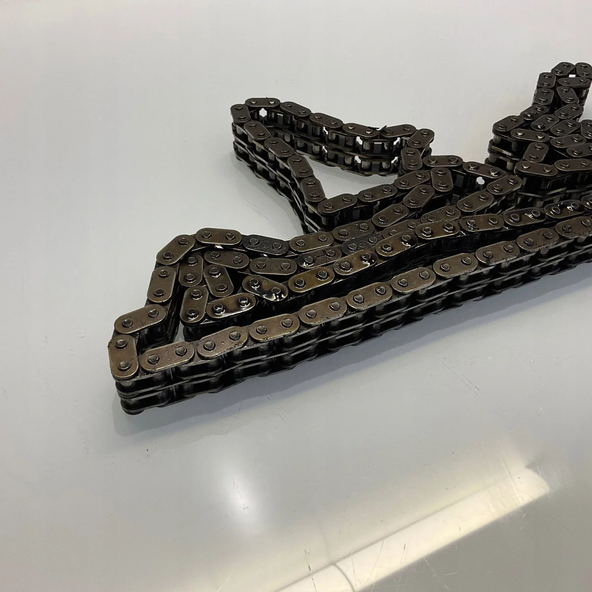 Jakopäätin ketju Mercedes M272 M273