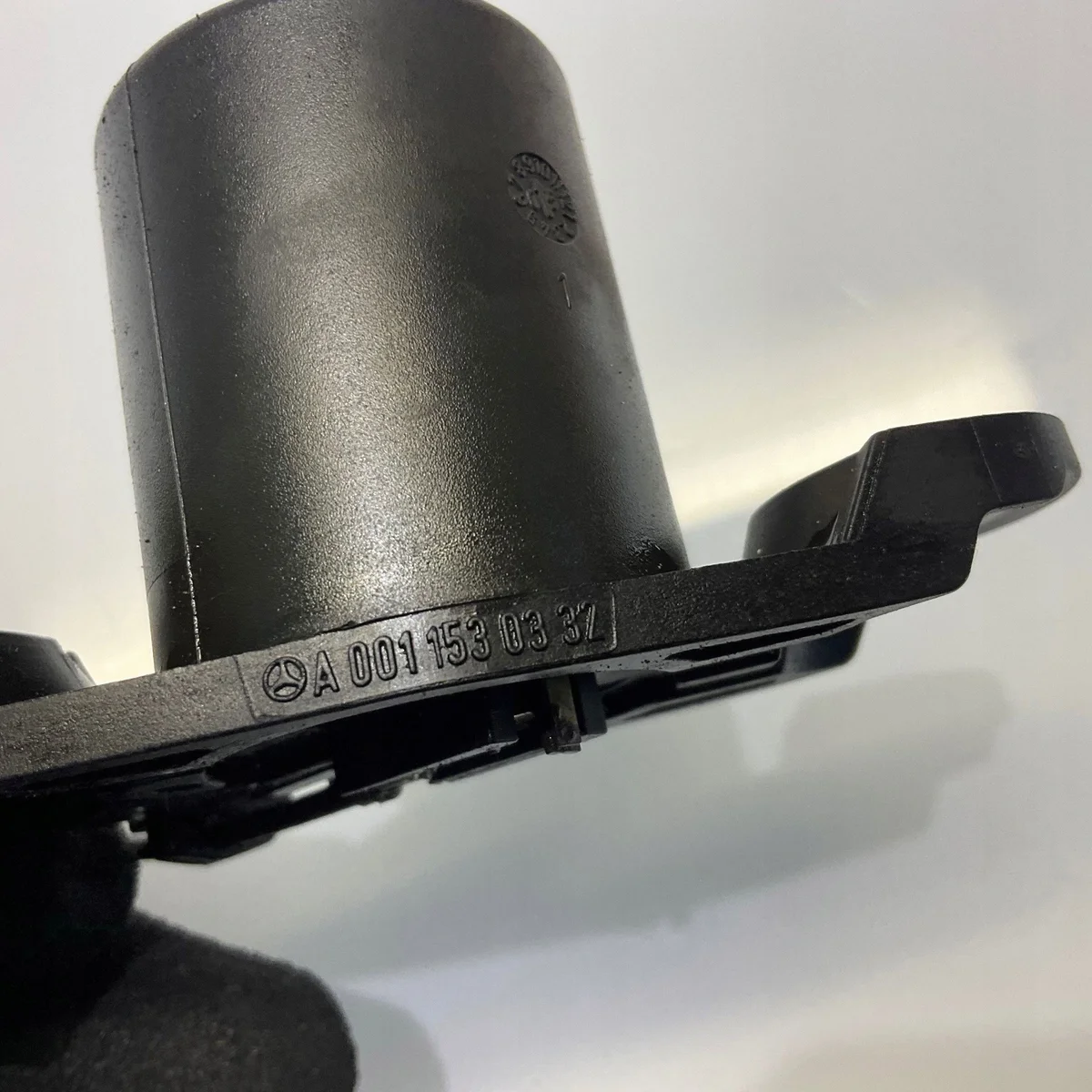 Sensor Nivel Aceite Mercedes CLS W219 A0011530337 image 5