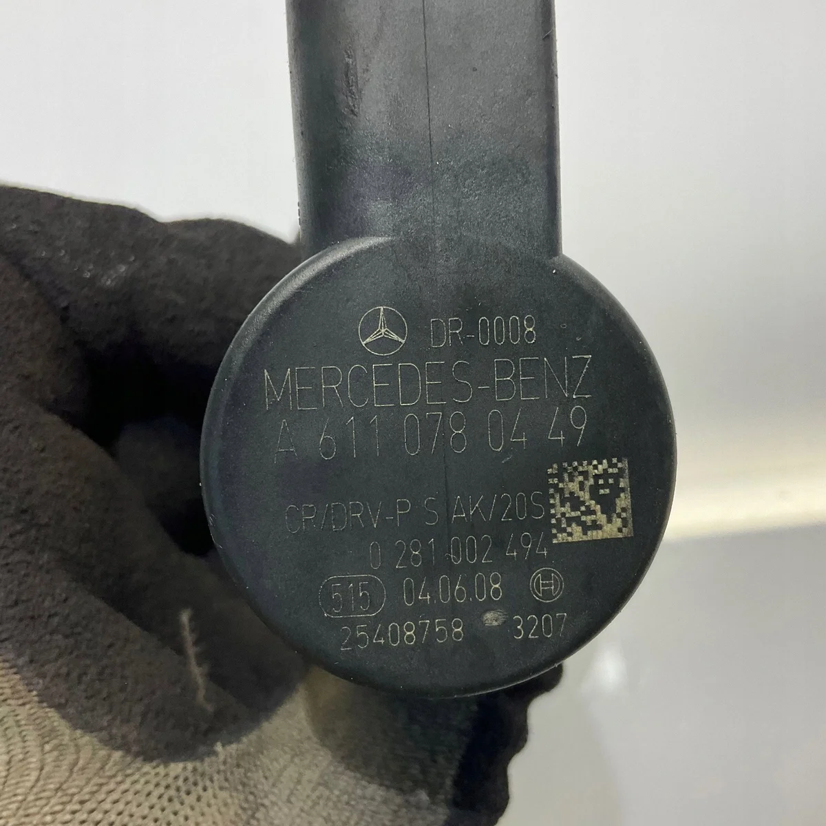 Mercedes CLS 3.0 CDI Injector Rail Regulator image 4