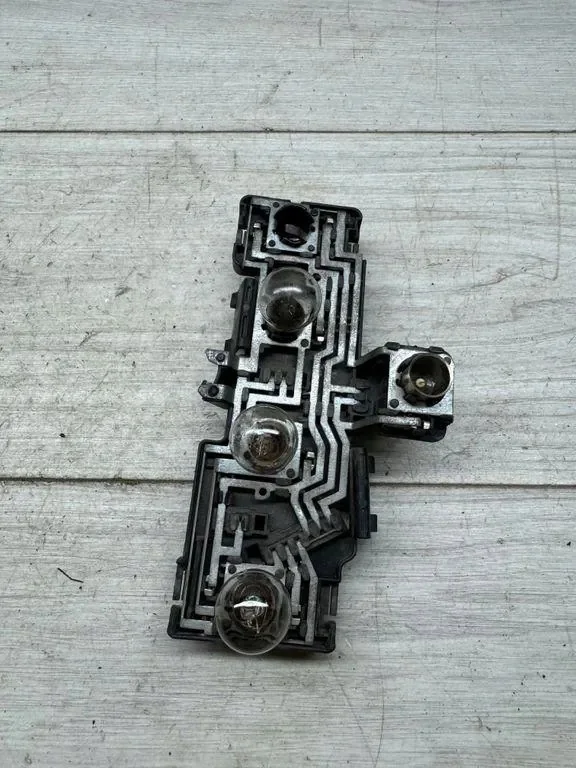 Feu arrière gauche VW Passat B5 break