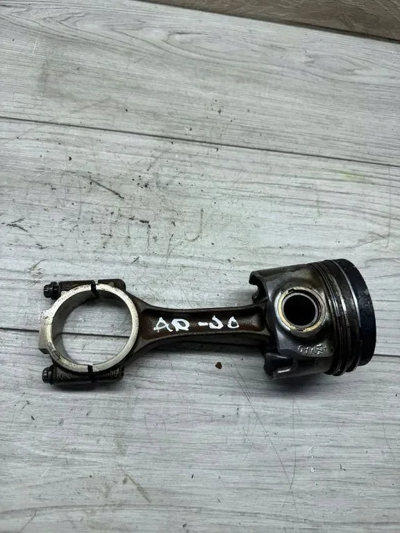Seat Altea 2005 Piston avec bielle 038J