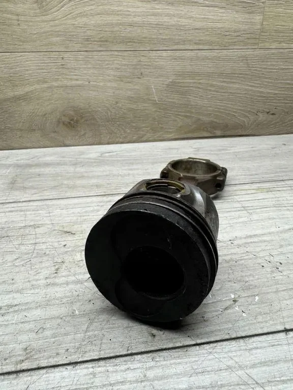 Seat Altea 2005 Piston avec bielle 038J image 3