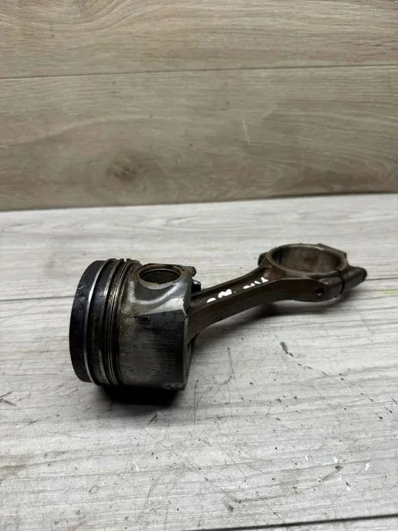 Seat Altea 2005 Piston avec bielle 038J image 4