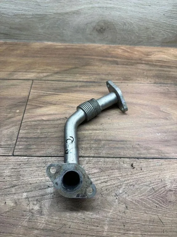 EGR-putki Audi A4 B7 2.0 TDI 038131521CB