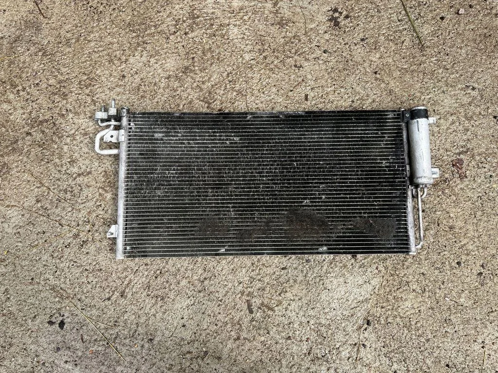 Ford EJ7H-19F565-AB AC-kylare, begagnad