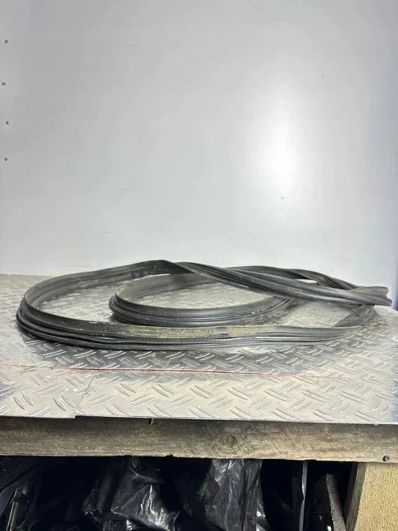 Mercedes-Benz A2537400078 takaluukun tiiviste