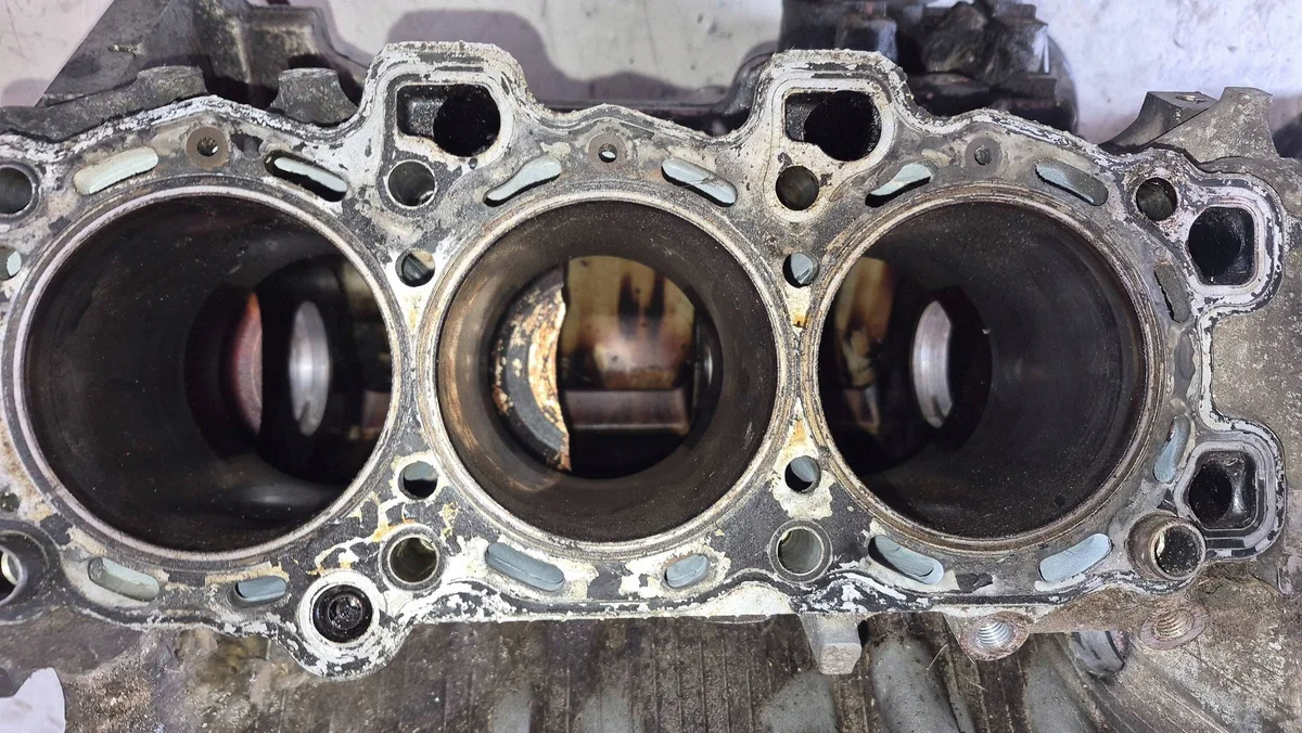 Bloc moteur Hyundai Santa Fe 2.7 G6BA image 7