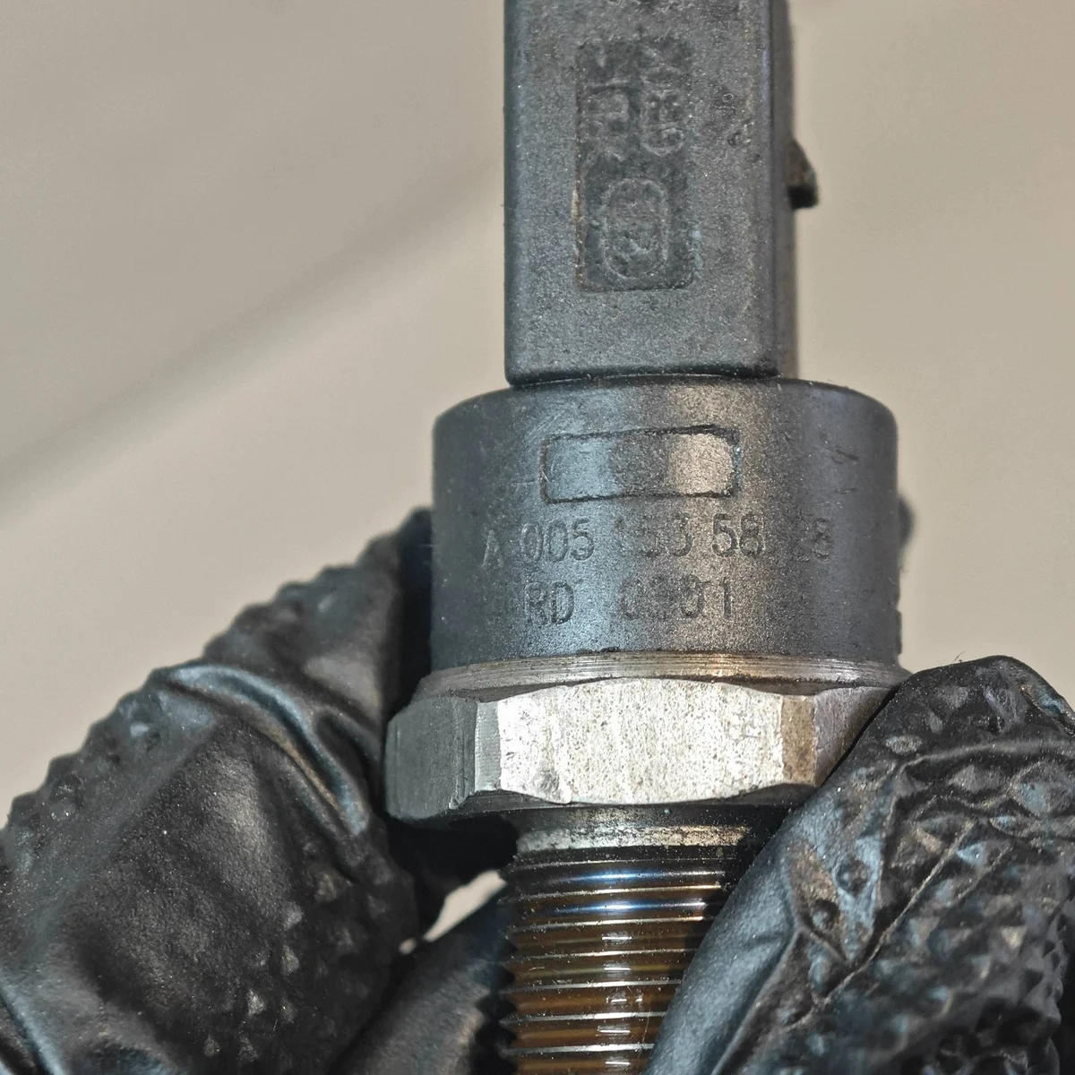 Capteur Pression Carburant A0051535828 Mercedes-Benz image 3