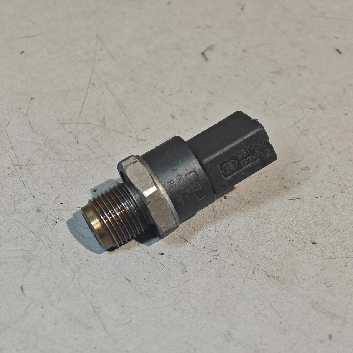 Capteur Pression Carburant A0051535828 Mercedes-Benz image 5