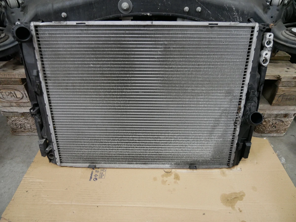 Condenseur BMW E91 E90 E81 E87 E84 N43 N46 N52 N53 image 2