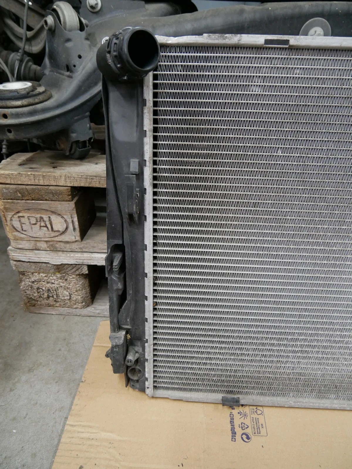 Condenseur BMW E91 E90 E81 E87 E84 N43 N46 N52 N53 image 3
